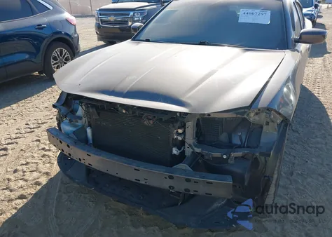 2015 Dodge Charger Sxt z USA, uszkodzony, nr VIN 2C3CDXHGXFH907049